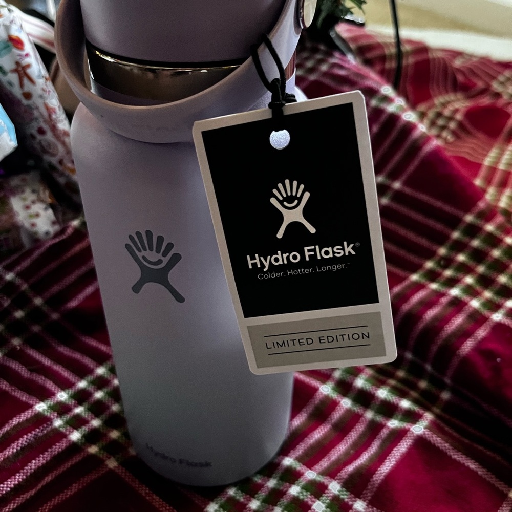 NWT hydroflask 32OZ aurora wide flex cap